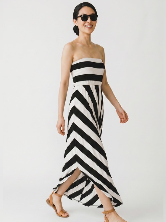 Elan Dresses & Skirts - Elan stripped convertible, strapless maxi dress. Size small GUC